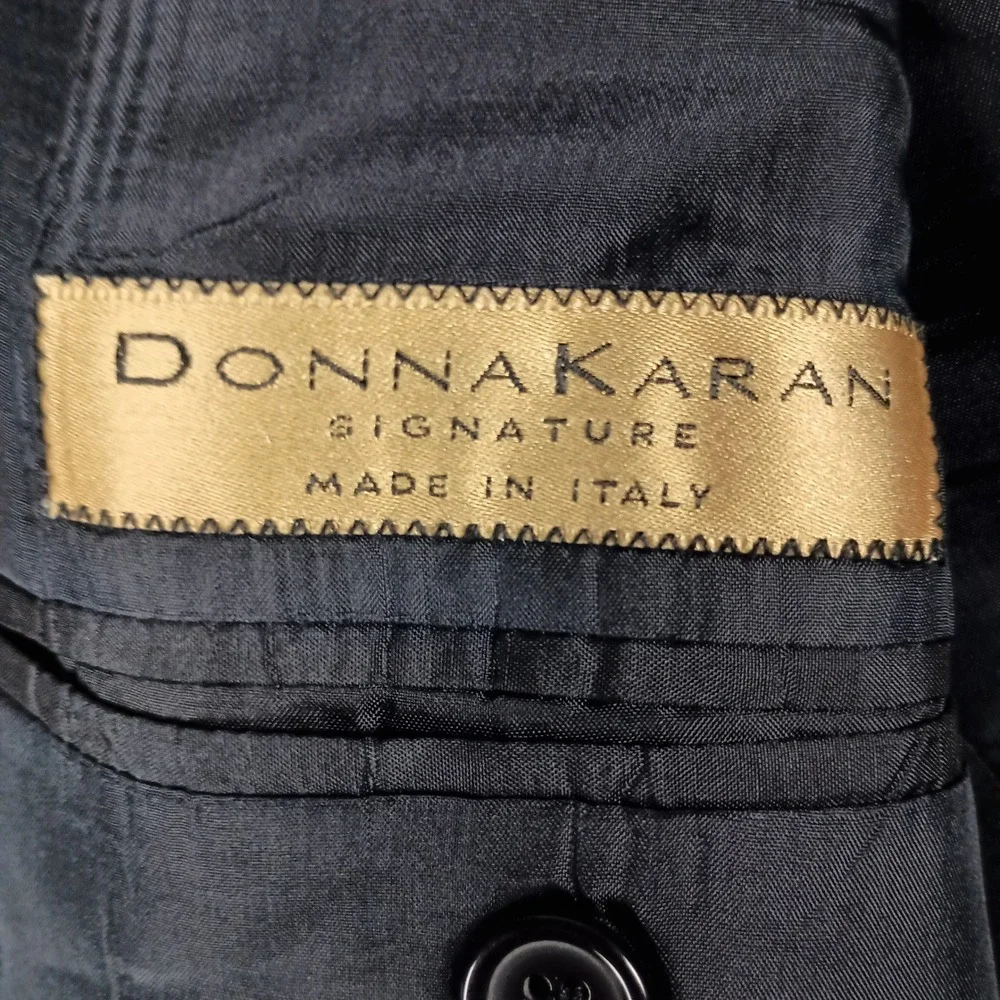 Donna Karan 40R 33W Mens Navy Blue 100% Wool 3-Button Made in Italy Suit